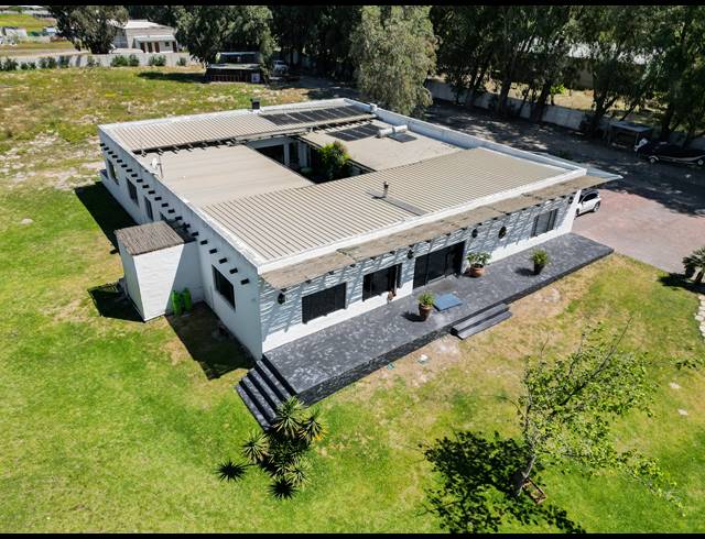 5 BEDROOM HOUSE FOR SALE IN MORNING STAR